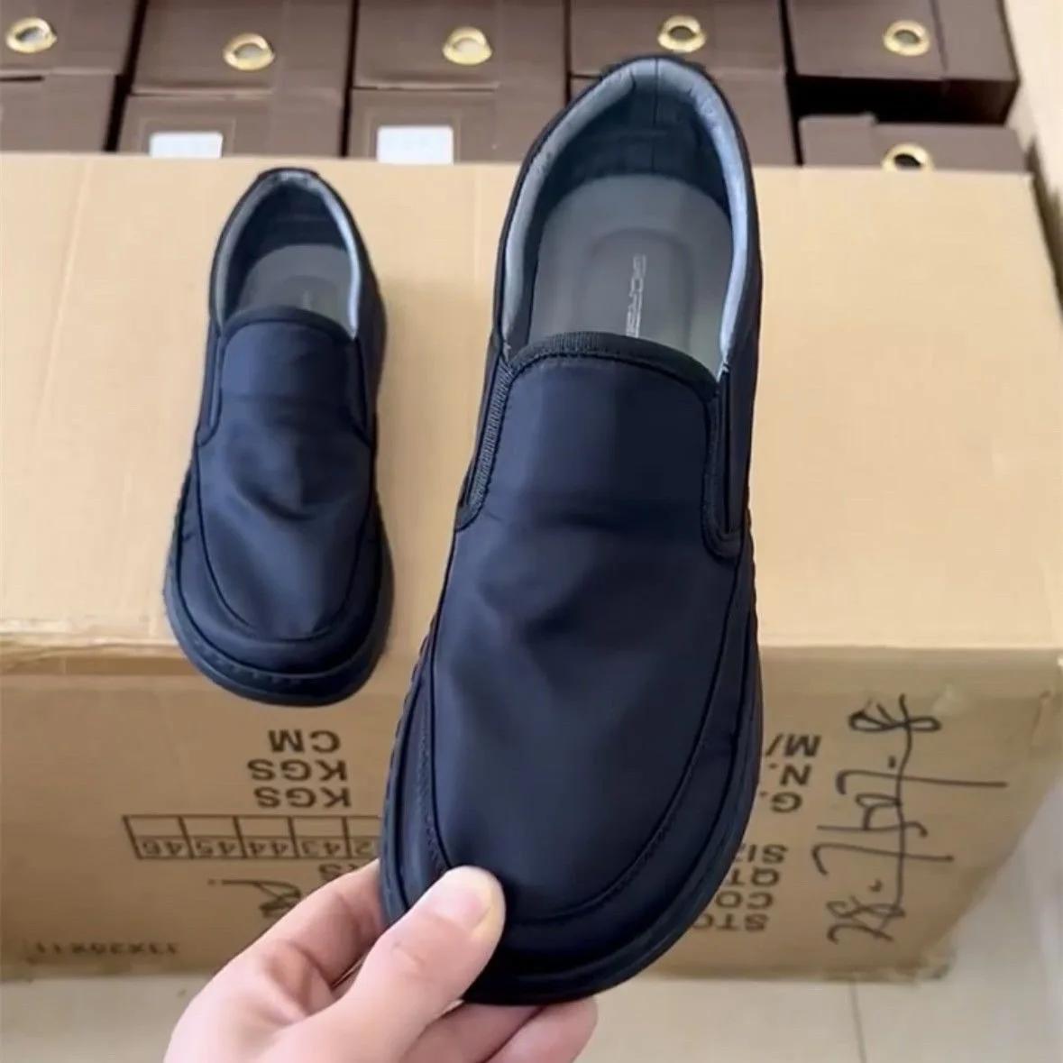 

Новые туфли для мужчин. Повседневная обувь из парусины. Весна-лето. Дышащие туфли на плоской подошве для скейтбординга. Крутые мокасины без застежек. 43 чёрный