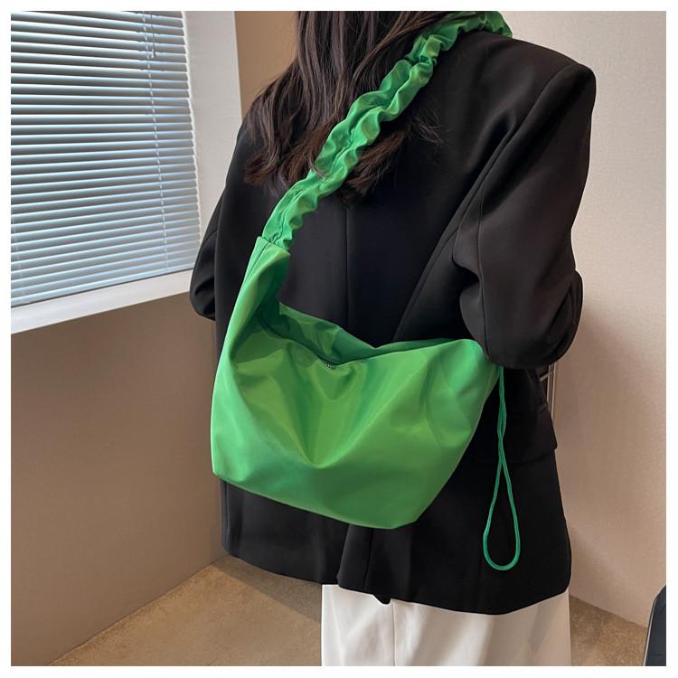 Cloud Bag Womens Casual Nylon Shoulder Bag With Zipper Closure For Daily Use