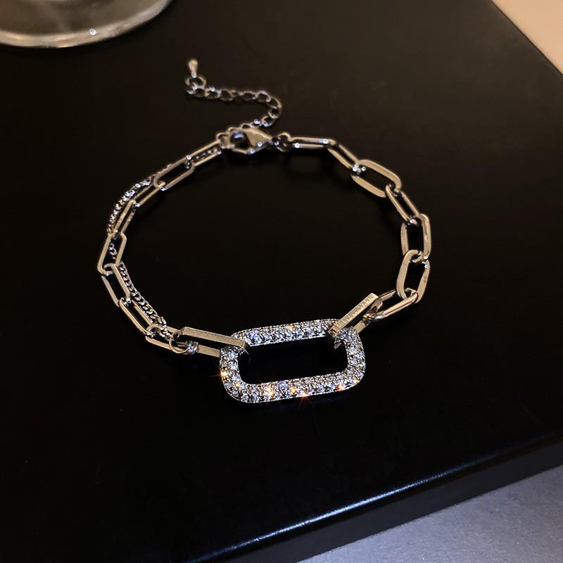 Retro Geometric Inlaid Diamond Bracelet: Korean Fashion Chain for Trendy Internet Celebrities