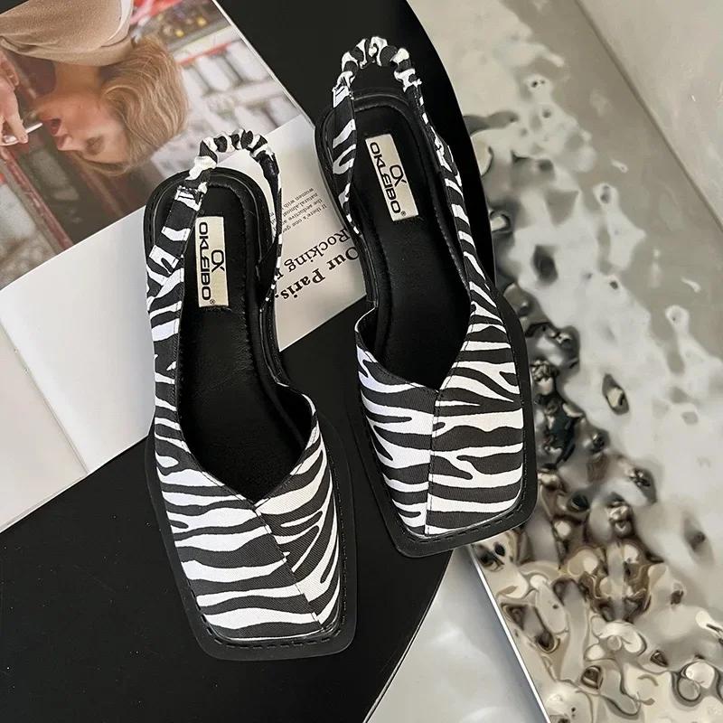 Mode 2024 Sandales pour femmes Mode Bande élastique Cuir Chaussures décontractées Été Sandales Baotou pour femmes Talons carrés Plates Sandalias Mujer