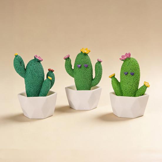 Mini Artificial Cactus Plants In Pots, Compact Faux Potted Cactus Ornaments, Resin Small Decorative Plant for Home Office Desk Tabletop Shelf Decor