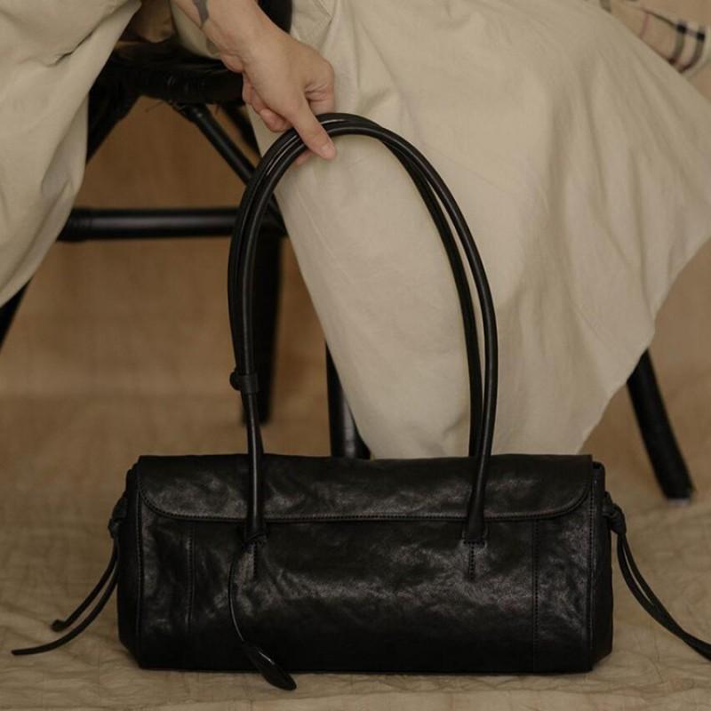 High-end One-shoulder Underarm Bag Large-capacity Black French Stick Women s 2026 Early Niche Handbag