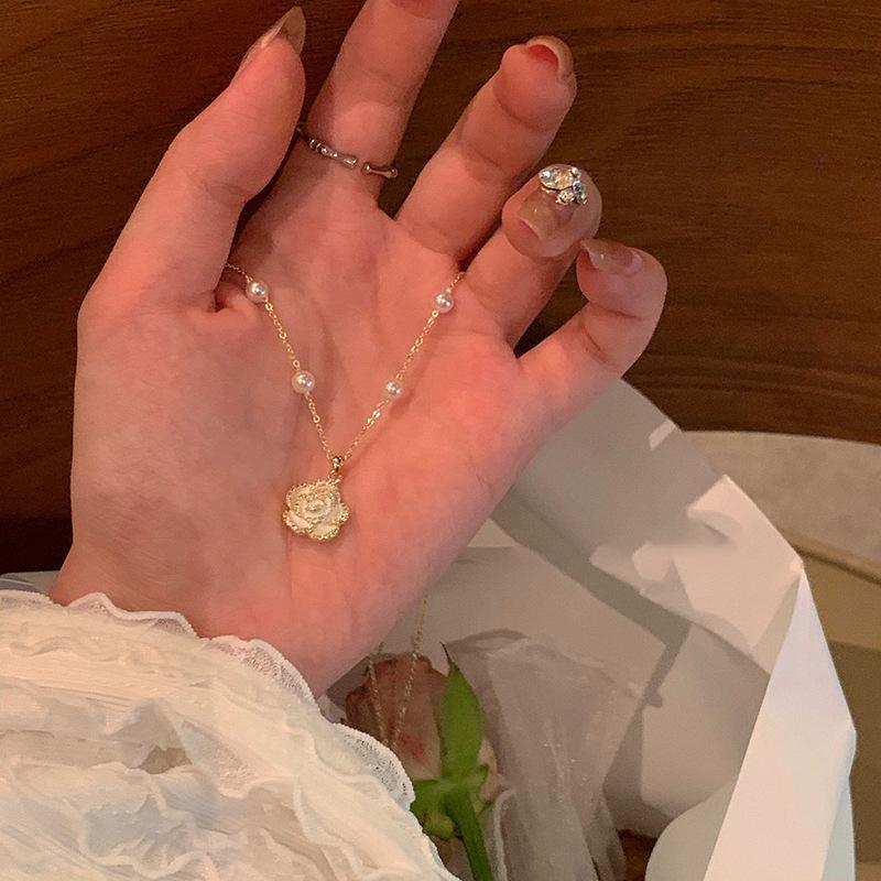 Diamond Flower Pearl Necklace ins Korean Fashion Temperament Sweater Chain Collarbone Chain Fresh Versatile Necklace Wholesale