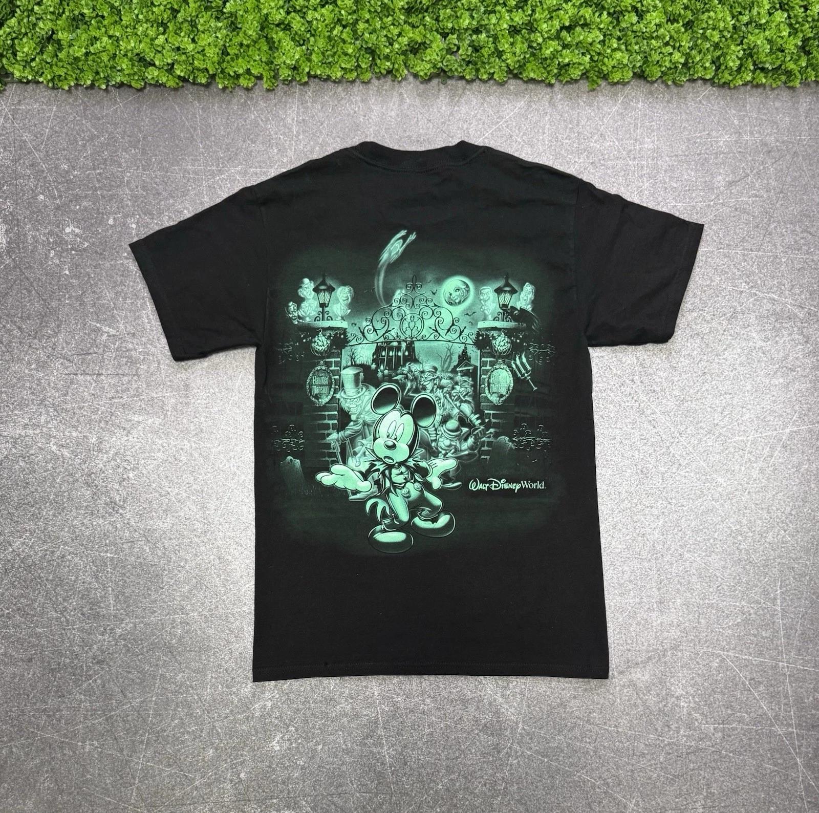 

Vintage Halloween 20014 Mickey Disneyland Graphic print tee XL