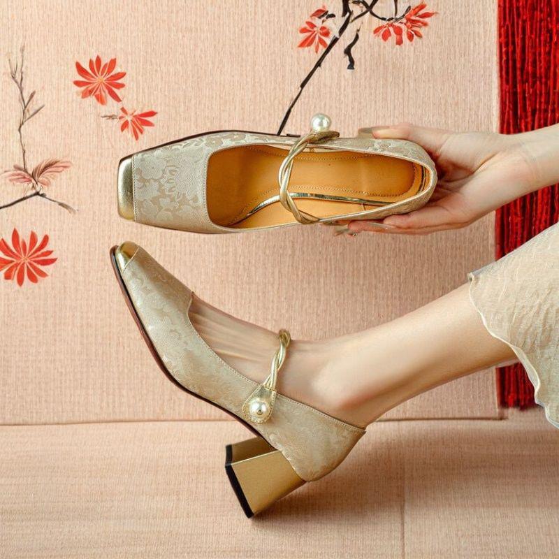 2025 Retro Chinesischer Stil Mary Janes mit eckiger Zehenpartie und hohen Absätzen aus Mikrofaserleder