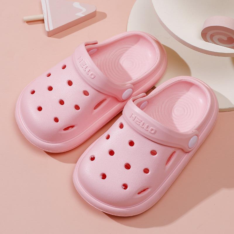 Children's Slippers Solid Color Hole Shoes Girls Boys with Soft Soles Baby Bags Perforated Shoes Home and Baby Sandals