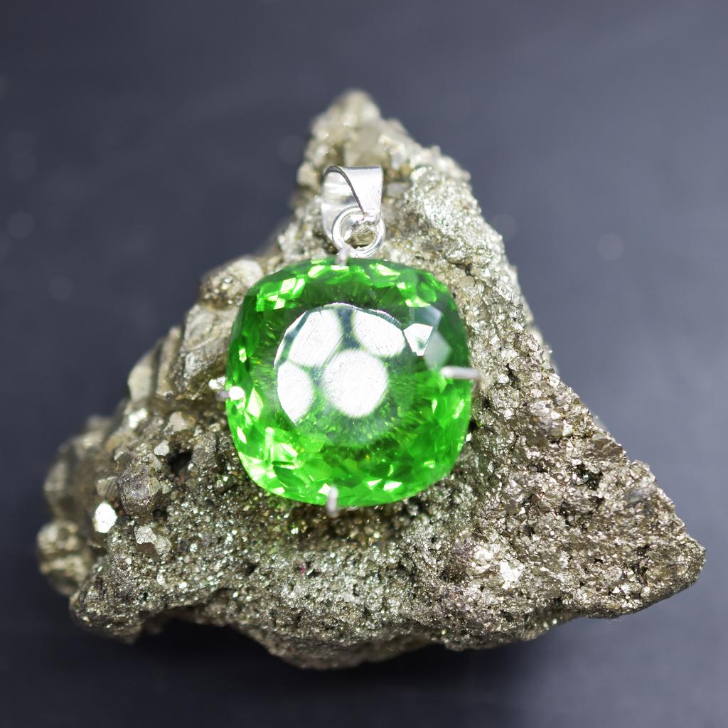 Green Topaz Pendant Natural Cushion 925 Sterling Silver 110.20 Ct Gems CERTIFIED My-347-k