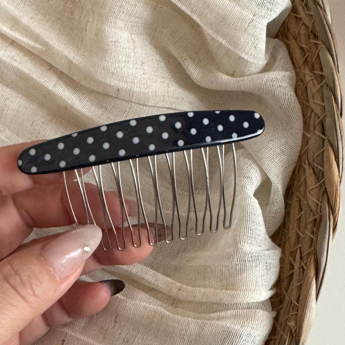 

Cute Hair Side Comb Red White Enamel Polka Dot Tooth Clip French Twist Hair Slide Comb with Teeth Grip Hair Styling Accessories темно-синього кольору