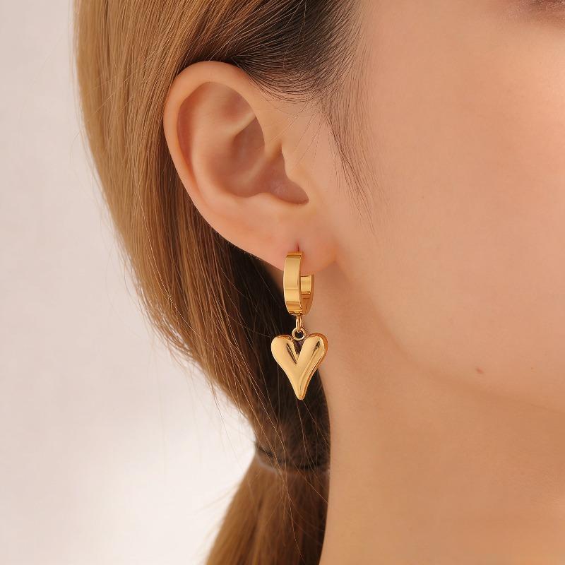 Titanium Steel Earrings - Luxury Earrings for Women, Fashionable and Niche Design, Heart-shaped Fringed Earrings As Jewelry.