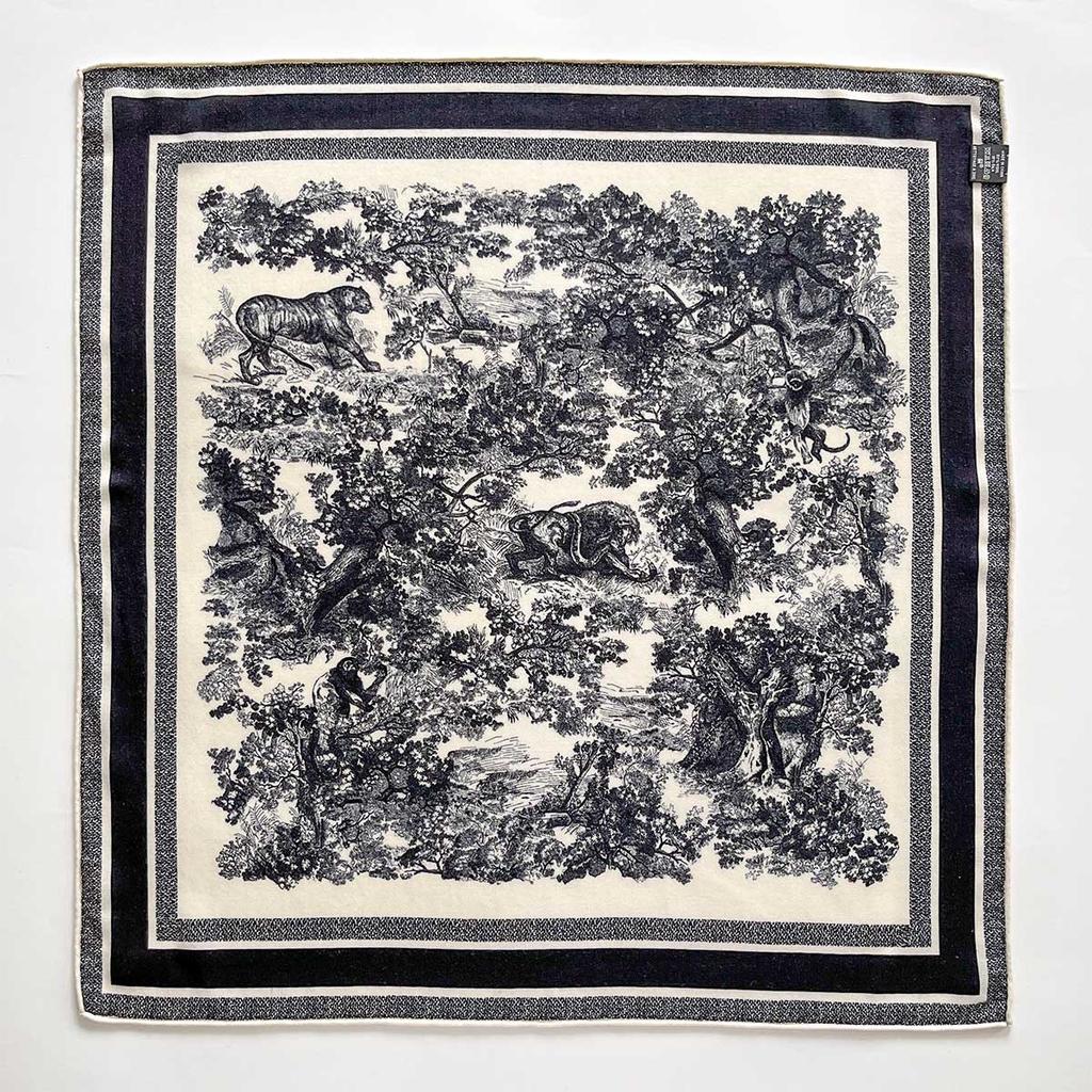 Korean Version of High-end Niche Printed Square Scarf Silk Elegance Temperament Double-sided Heterochrome Silk Scarf Scarf Women