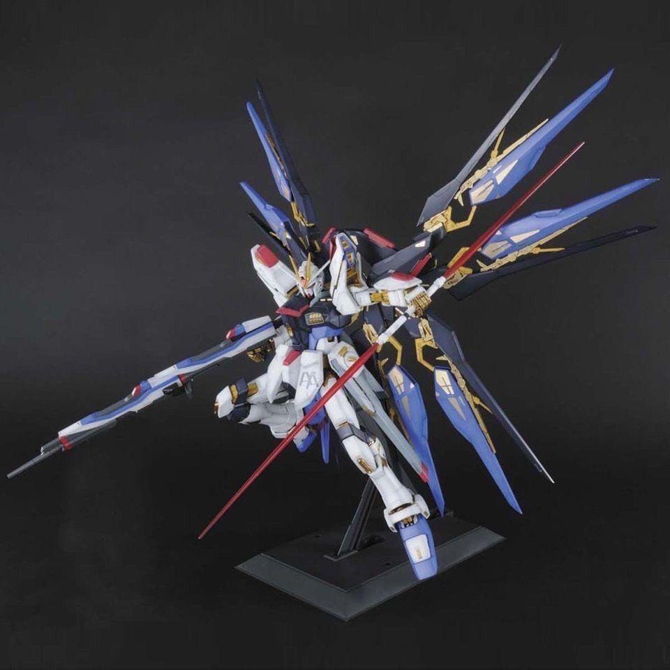 In Stock Pg 1/60 Daban Strike Freedom Assembly Model Kit With Head Led Zgmf-X10A Pvc Model Kits Action Figures Collect Toy Gifts