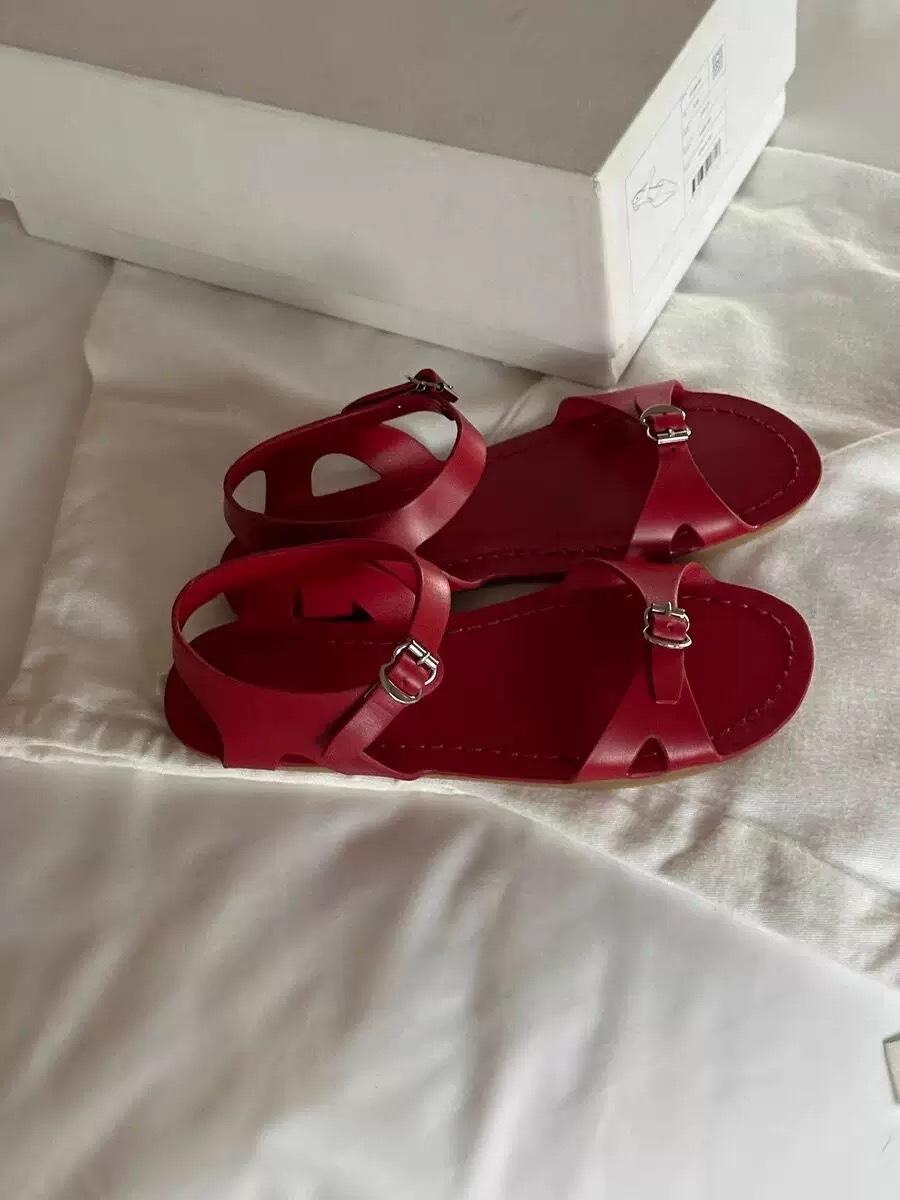 

Sheepskin version~ row style red sandals women s 2025 summer new one-word buckle with flat open-toed cool slippers outside 40 красный