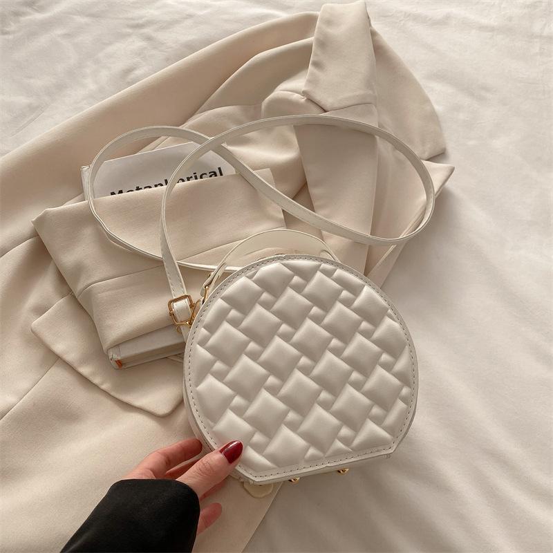 Women's niche design Internet celebrity handbag 2025 spring new versatile ins shoulder messenger bag small round bag women