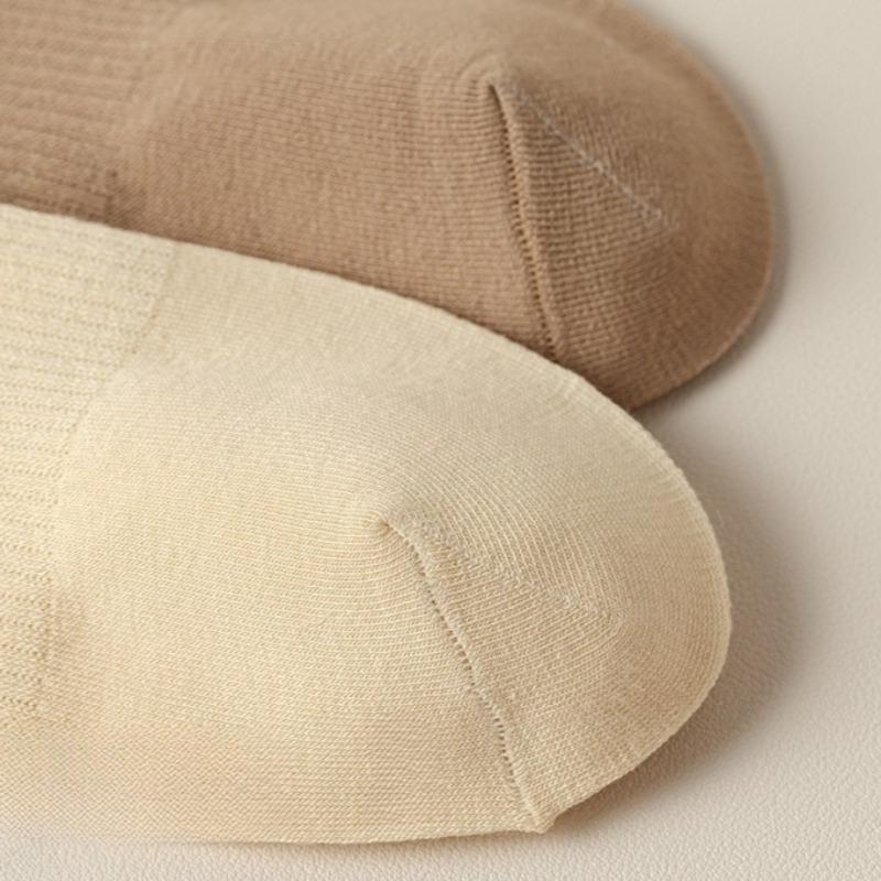 Women's Autumn and Winter New Stockings Sweat-absorbent Breathable Boneless Anti-pilling Casual Cotton Socks Striped Ladies Socks