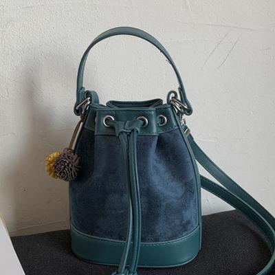 Stylish and Simple Contrasting Color Bucket Bag Women's 2025 Autumn New Shoulder Messenger Bag High Value Casual Strap Handbag