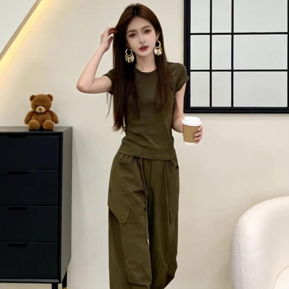 2026 Women's Slimming Bodycon Two-Piece Set: Short Sleeve T-shirt & Cargo Wide Leg Pants.