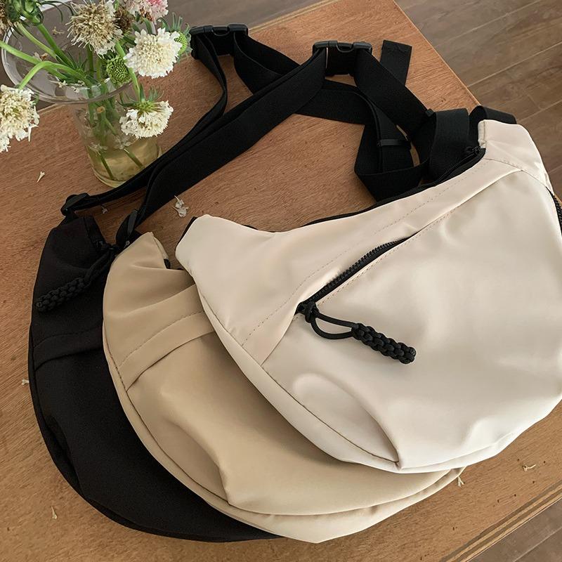 High-capacity Ladies Nylon Crossbody Bags Versatile Female Handbags Fashion Commuter Underarm Shoulder Bags Leisure Tote Bags