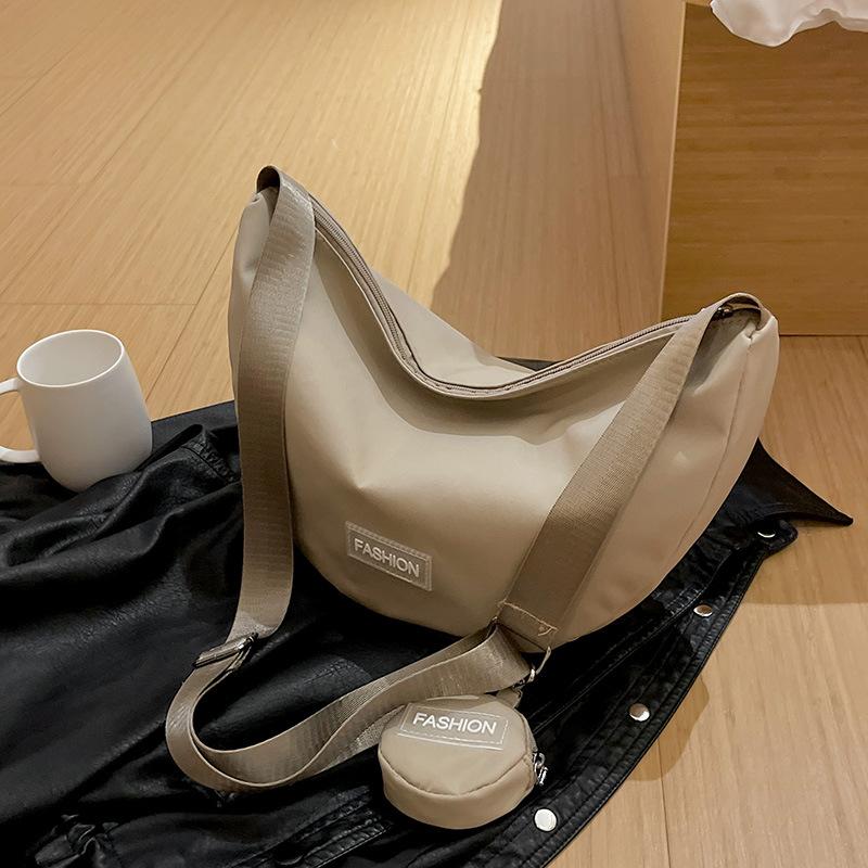 Nylon cloth large-capacity fashion casual bag 2025 summer new shoulder messenger bag simple dumpling bag