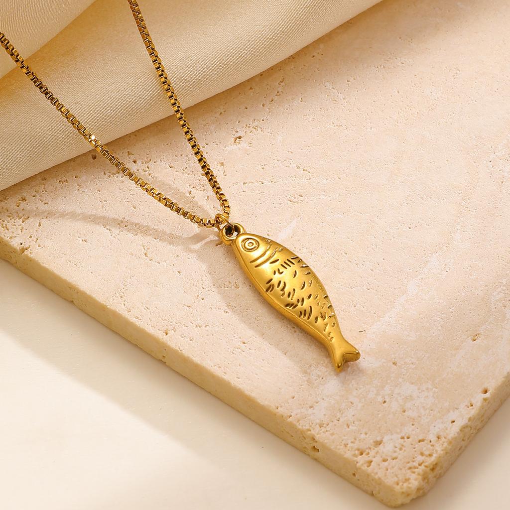 Amazon Beauty Hot-selling Stainless Steel Small Fish Pendant Necklace Personality Fashion High Quality Simple Fish Clavicle Chain