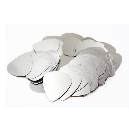 Sada nástrojů pro kytaru Kytarový kapodastr / Kytarové trsátka / Ladička / Chrániče bříšků prstů Díly Příslušenství GYH