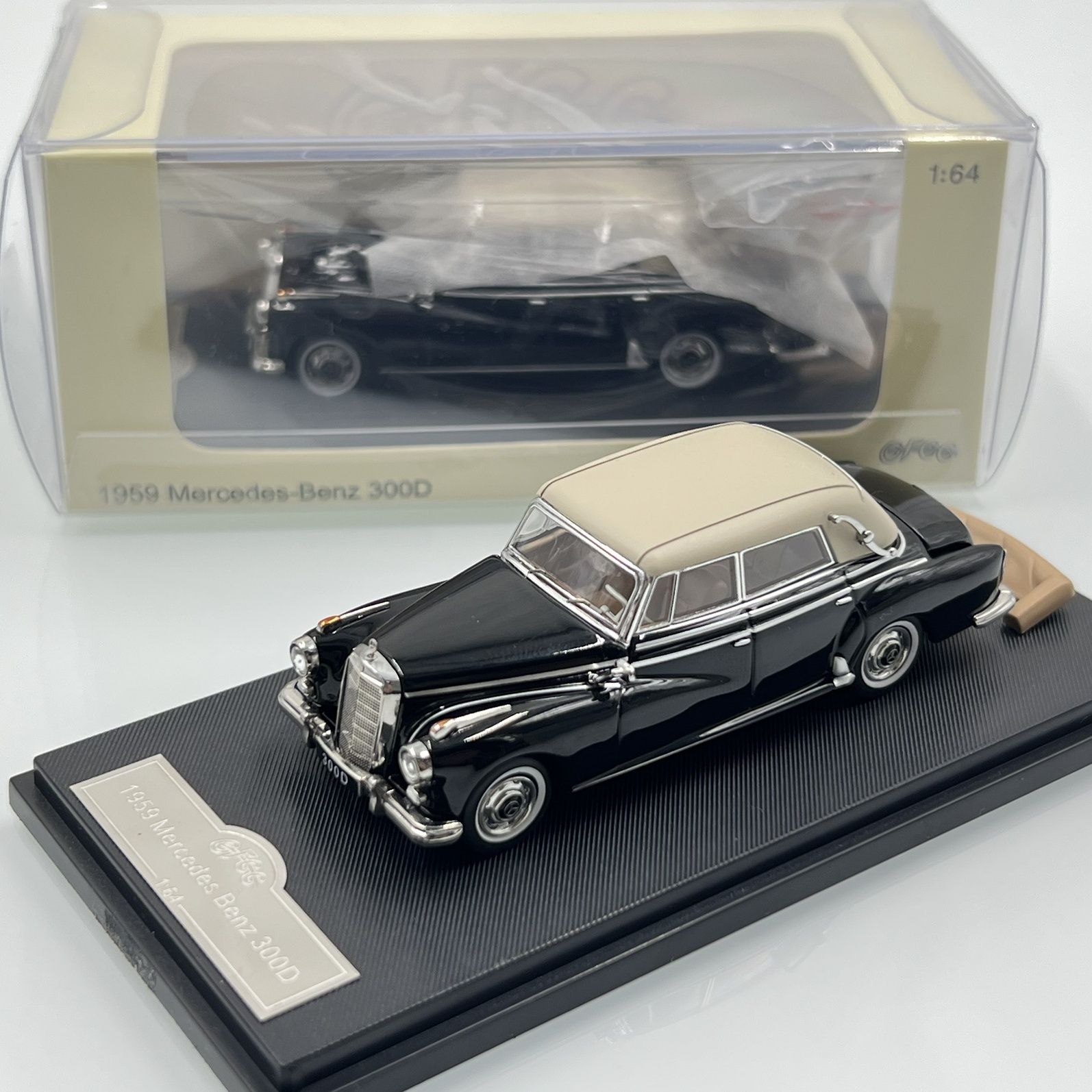 

1:64 Gfcc 1959 Mercedes-benz 300d Classic Car With Convertible Soft Top Front And Rear Lids Be Opened Alloy Model