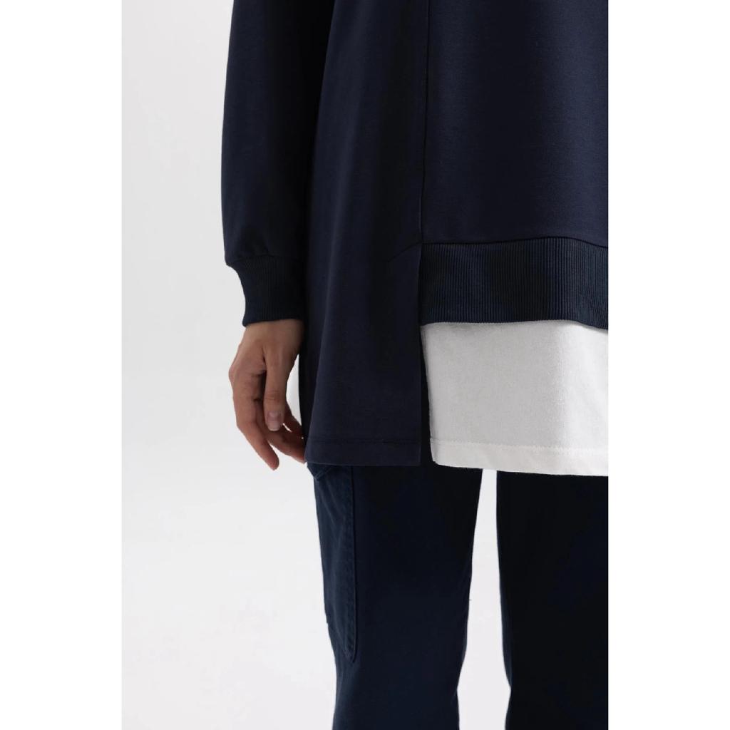 Bluza-tunika z okrągłym dekoltem i regularnym krojem