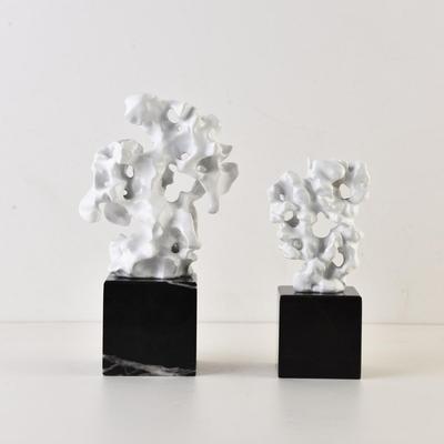 Deko & Wohnaccessoires – Statuetten