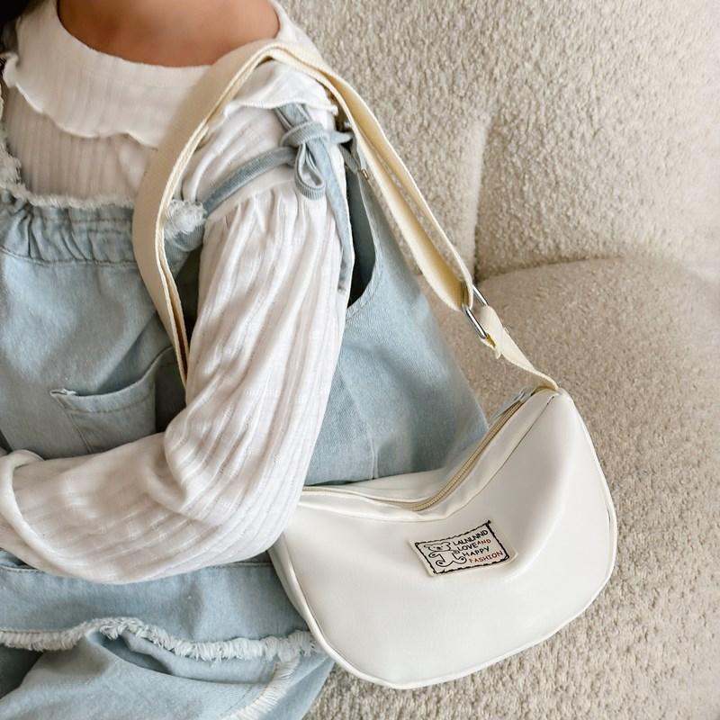 Cartoon Shoulder Bear Bag For Kids Durable And Lightweight Nylon Daily Use