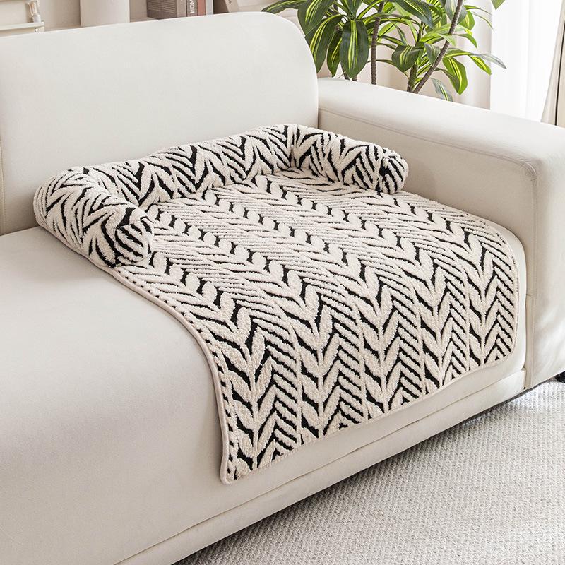 Plush Non-slip Pet Mat: Thickened Sofa Bed for Cats and Dogs