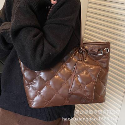 Rhombus Chain Bag Women's 2025 New Autumn and Winter High-end Retro Shoulder Bag Large-capacity Commuter Tote Bag