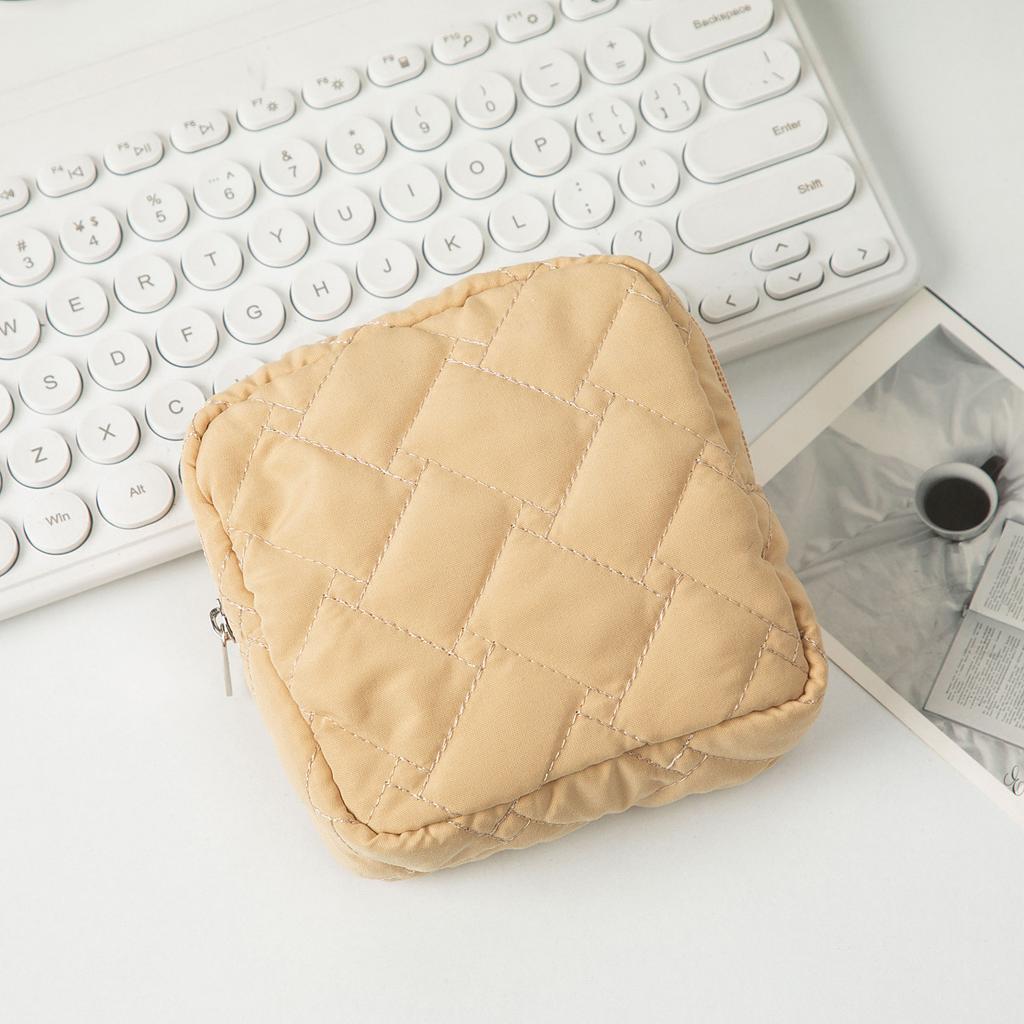 Heart Print Sanitary Napkins Storage Bag Feminine Period Pouch Portable Tampon Organizer Bag Mini Makeup Lipstick Storage Pouch