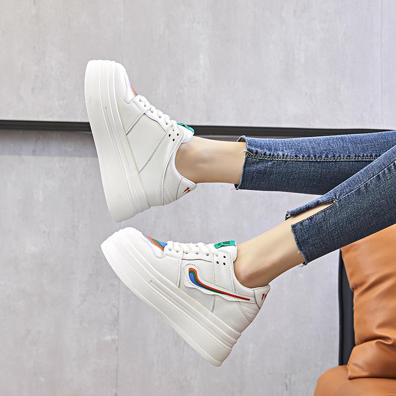 Buty taty w trendach nowe buty wiosenne na grubej podeszwie z ukrytym podwyższeniem mały mężczyzna