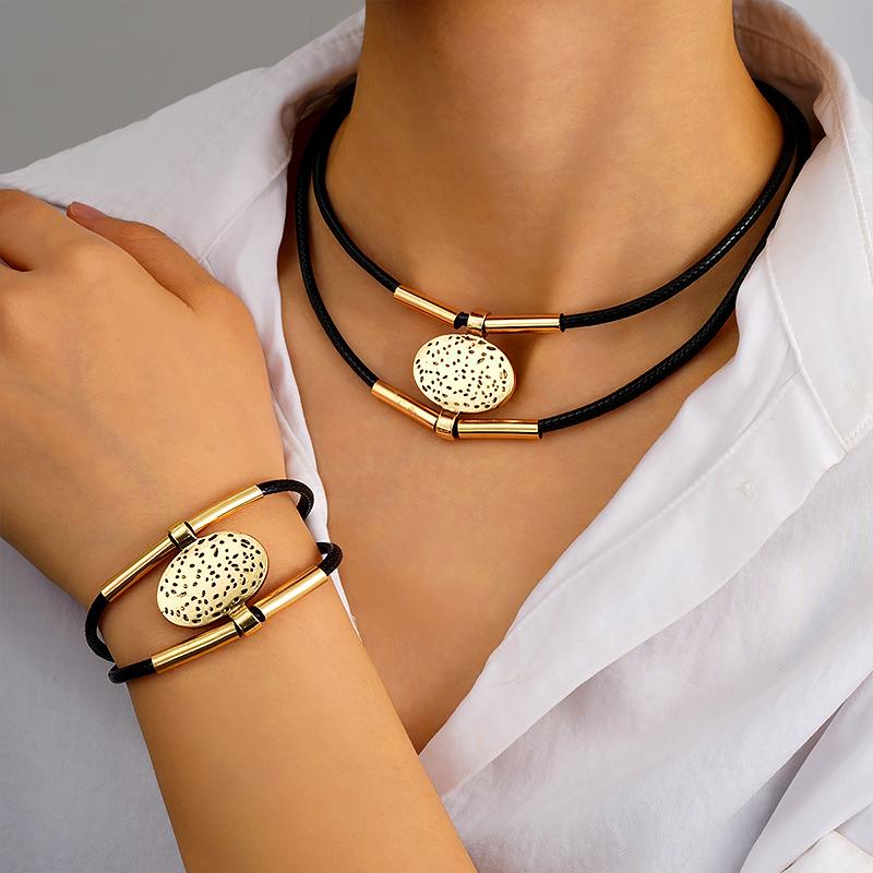 

2PC/Set Metal Women Jewerly Faux Leather Vintage Gold Silver Color Girls Gifts Oval Necklace Bracelet Set Fashion Women золотий