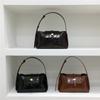 Einfarbige glänzende Schultertaschen für Damen Weiches Leder Knebelverschluss Damen Pendler Handtaschen Damen Achseltasche
