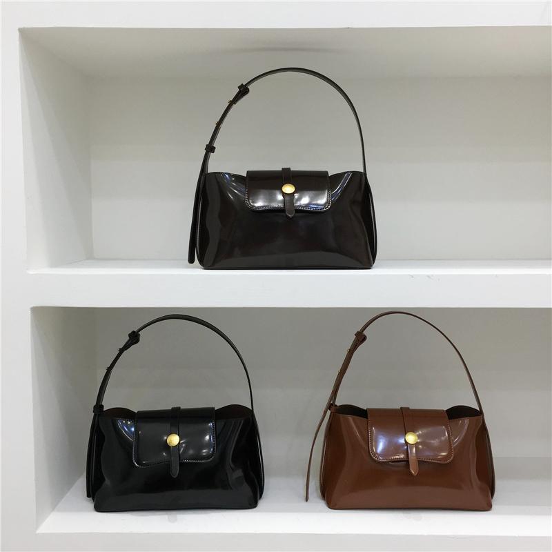 Einfarbige glänzende Schultertaschen für Damen Weiches Leder Knebelverschluss Damen Pendler Handtaschen Damen Achseltasche