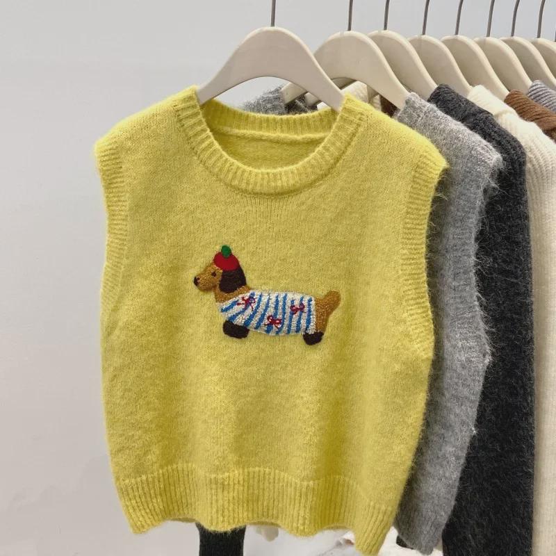 Women's 2025 Spring Cartoon Dachshund Knitted Sleeveless Vest - Western Style Waistcoat Sweater