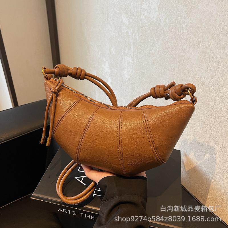 Single shoulder solid color niche design versatile horn messenger bag manufacturer casual texture commuter fashion dumpling bag
