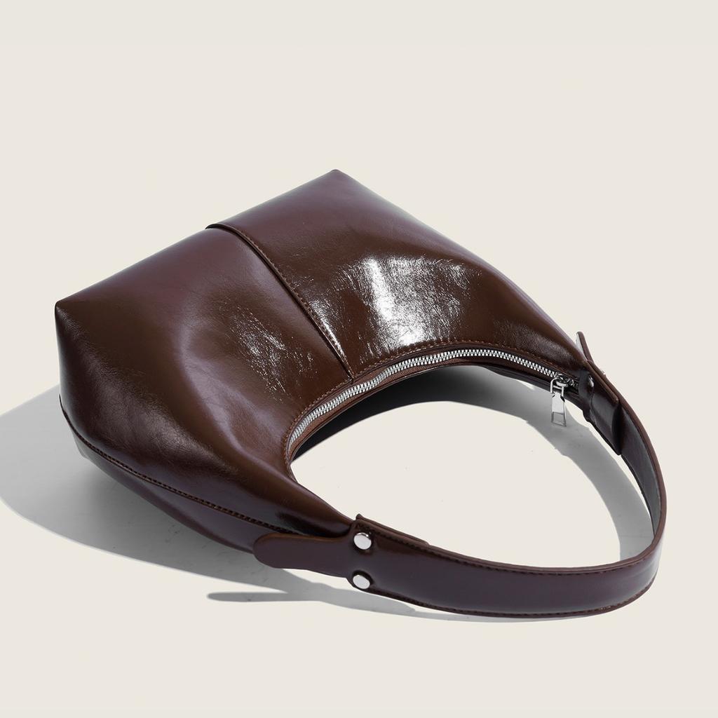 Spring and Summer Retro Shiny Underarm Oily Wax Texture Baguette French Niche Single Shoulder Dumpling Bag Handbag