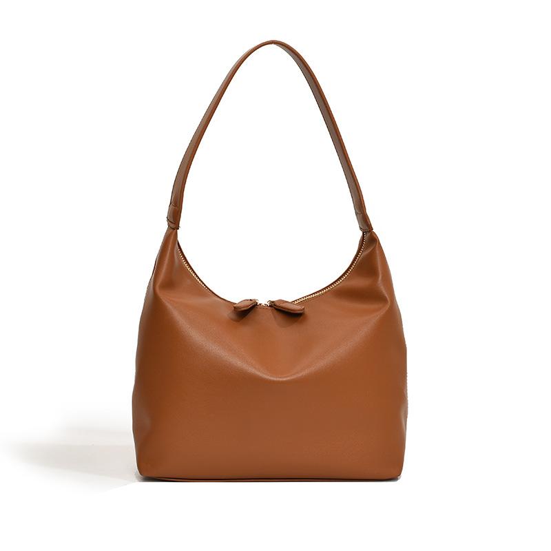 Versatile bucket bag 2025 spring new trendy large capacity fashionable texture simple shoulder messenger bag bag women