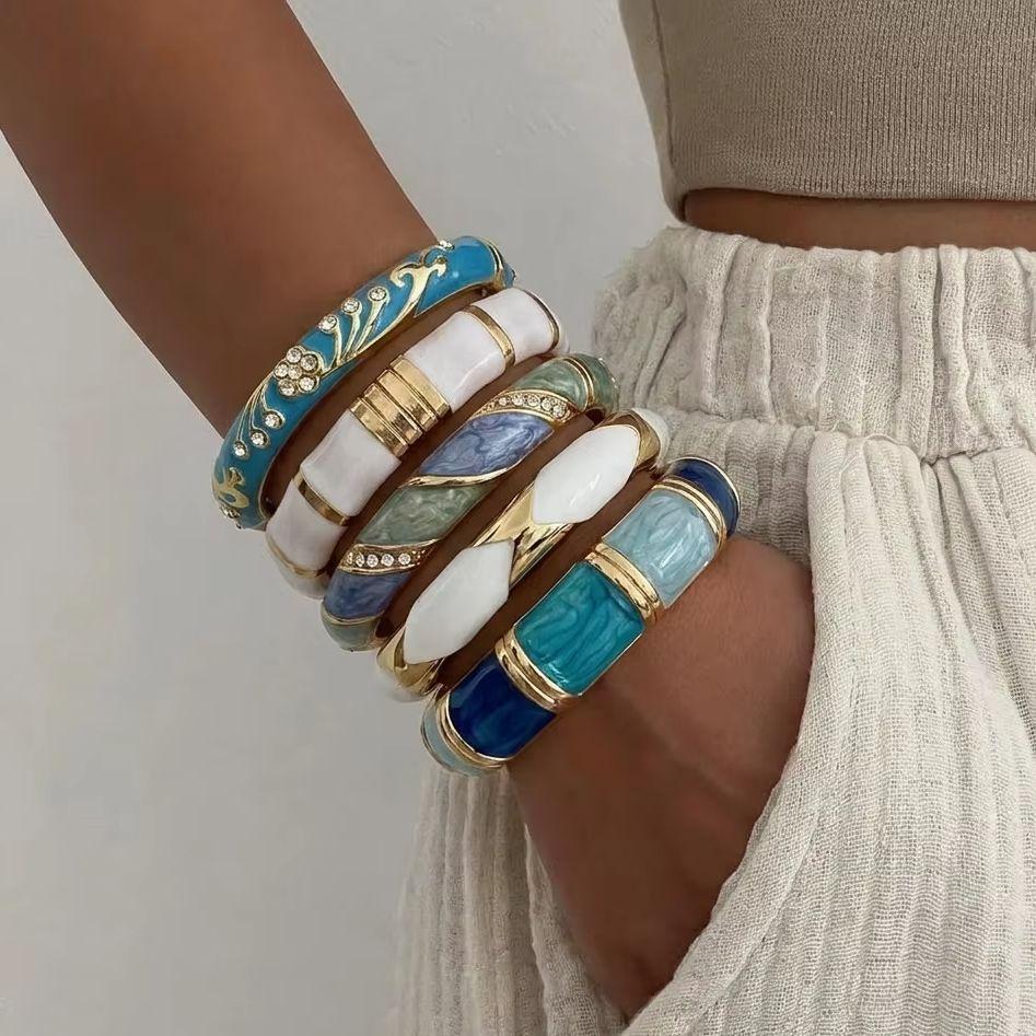 Vintage Punk Enamel Dripping Oil Cuff Bangles For Women Floral Rhinestone Exaggerated Geometric Bracelet Party Aesthetic Jewelry
