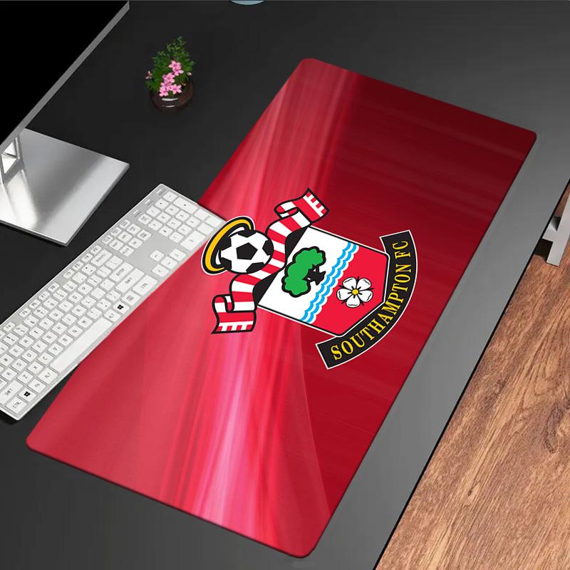 Southampton Football Crest mouse pad, rubber base, esports desk mat, mouse pad for gamers and office use, gaming desk , easy to clean mat