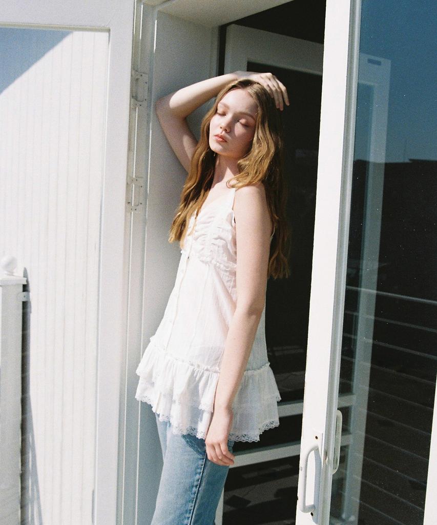 GREENBUTTER Lace Clear Ball Sleeveless (Ivory)