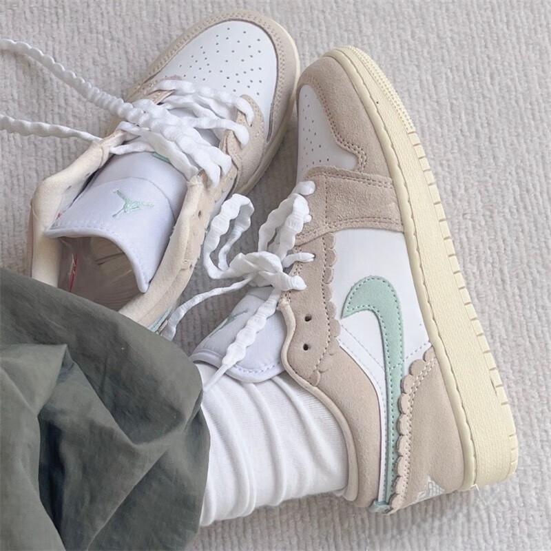 Jordan 1 Low SE Scalloped Edge Guava Ice GS DZ5356-800