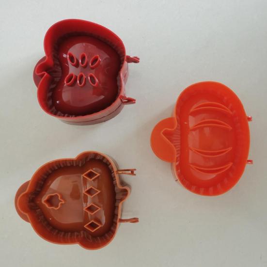 Yousheng Dough Press Pocket Pie Mold Holiday Pumpkin Ghost Bat Fruit Shape Cookie Mold Party Hand Pie Cutter Pudding Cake Decoration