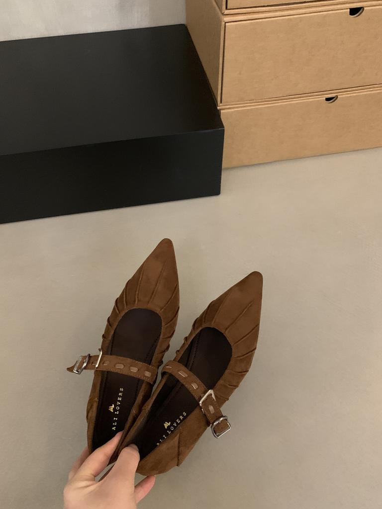 French Pointed Temperament Shallow Mouth Inner Height Increase Single Shoes Women's 2025 New Evening Wind One-word Buckle Commuter Mary Jane Shoes