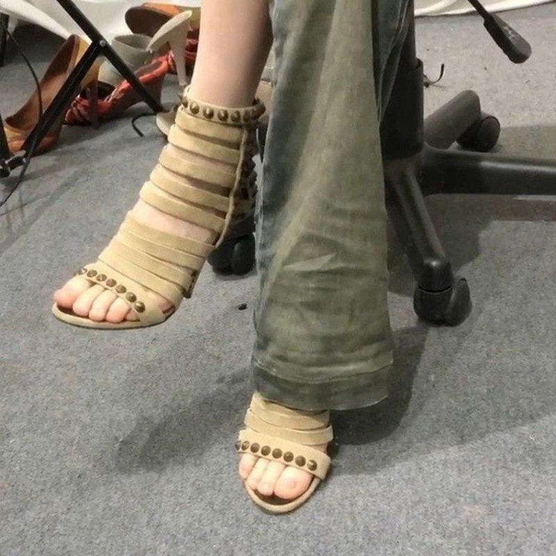 Fashion 2025 Fashion Ladies Shoes Zipper Women's Sandals New Rivet Office and Career Summer Best Seller Classic Sandals Boots Zapatos