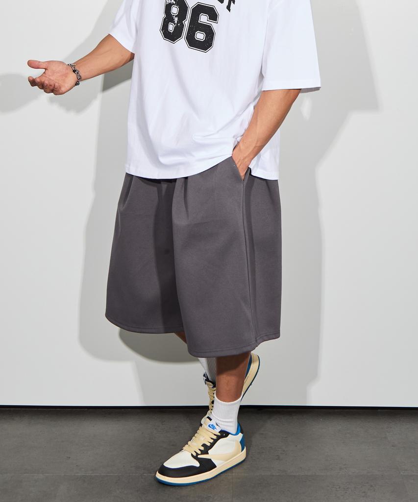 BATTRACT 4-Tuck Balloon Fit Bermuda Triangle Pants_Charcoal
