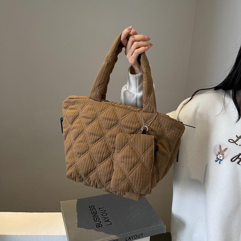 Women Quilted Shoulder Bag Large Capacity Diamond Grid Soft Padded Top-Handle Bag Travel Armpit Bag Space Cotton Tote Handbag