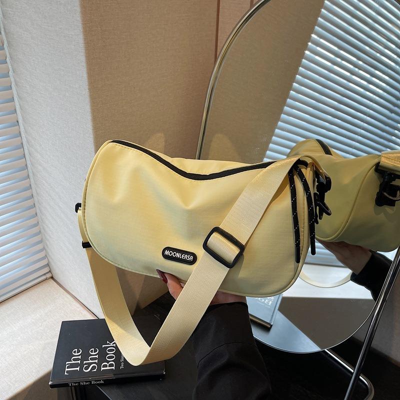 Sports style casual messenger bag women's new fashionable versatile pillow bag student large-capacity cloth bag