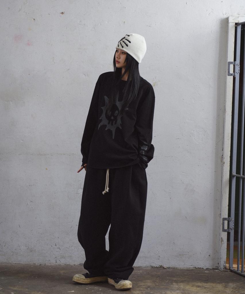 AMOU Spiral One Tuck Sweat Pants Black